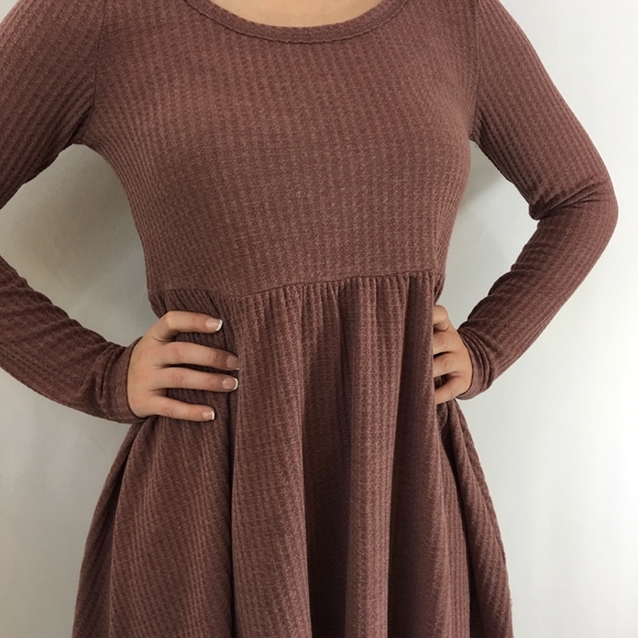 Knit Babydoll Tunic with Open Criss Cross Back - Picture 4 of 7